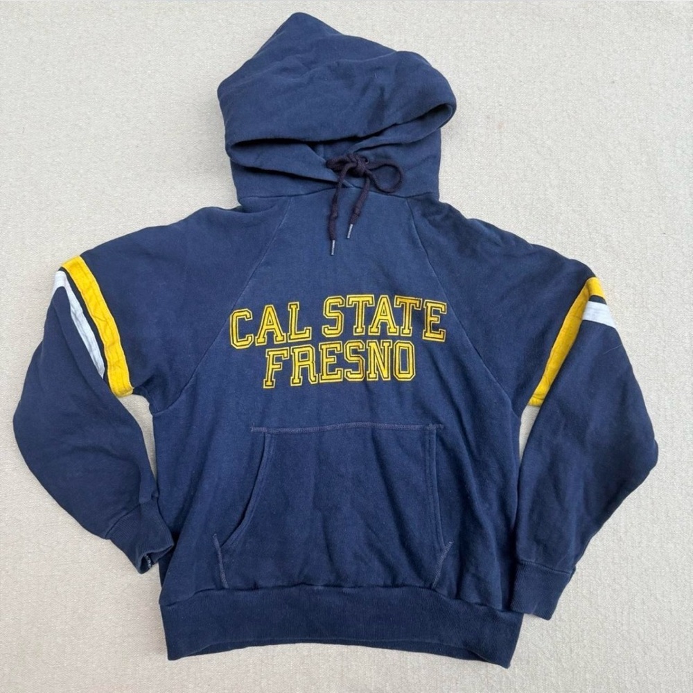 Vintage Cal State Fresno Navy Blue and Yellow Sweatshirt Hoodie Sweater Wolf M